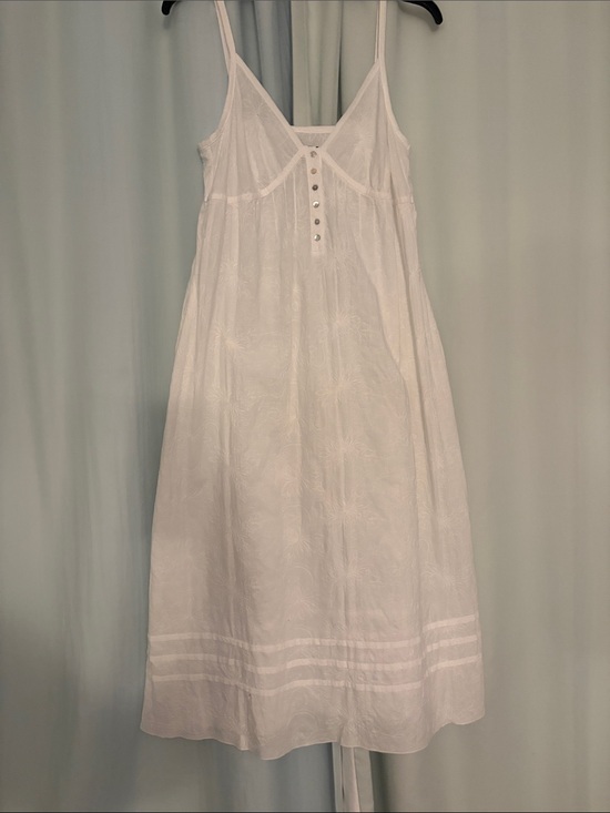 Formes Paris Dresses & Skirts - Formes Paris Women’s White Embroidered Chemise Sundress, size EU 40 / US SMALL